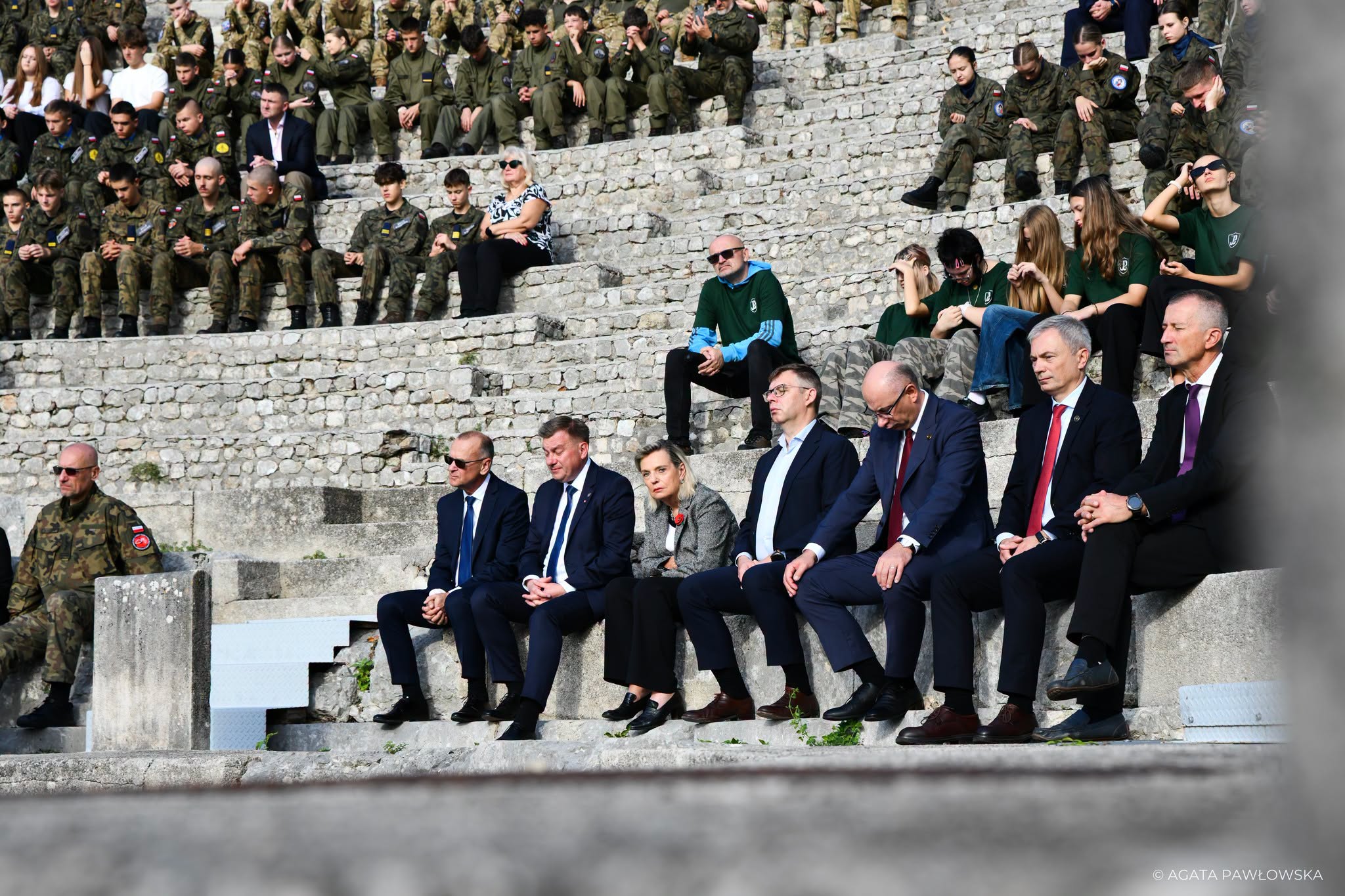 Trybuna gości honorowych i oficjeli w rzymskim amfiteatrze